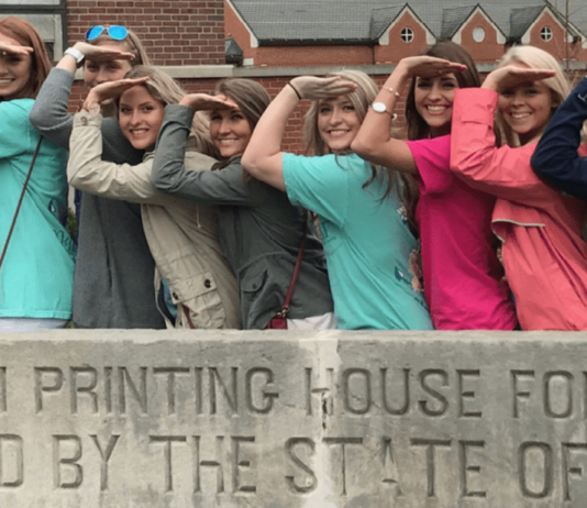 Program Profile: Delta Gamma’s Chapter Giving Connects With Local “Service For Sight” Organizations